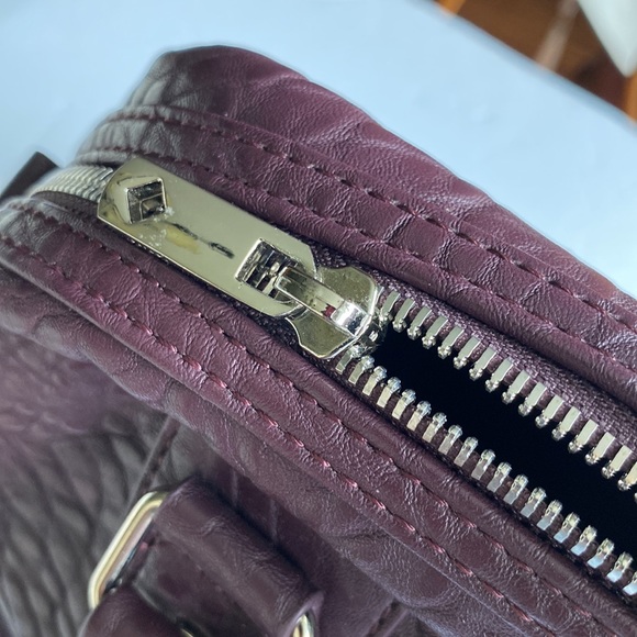 Jewell thirty one Brown Plum snake embossed bag with removable shoulder strap - Picture 11 of 12